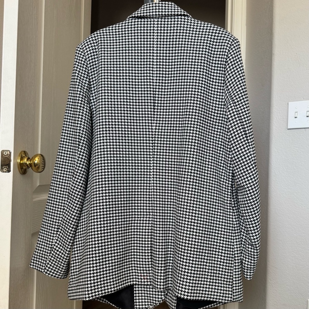 SOLD ON OTHER PLATFORM - Picture 2 of 4